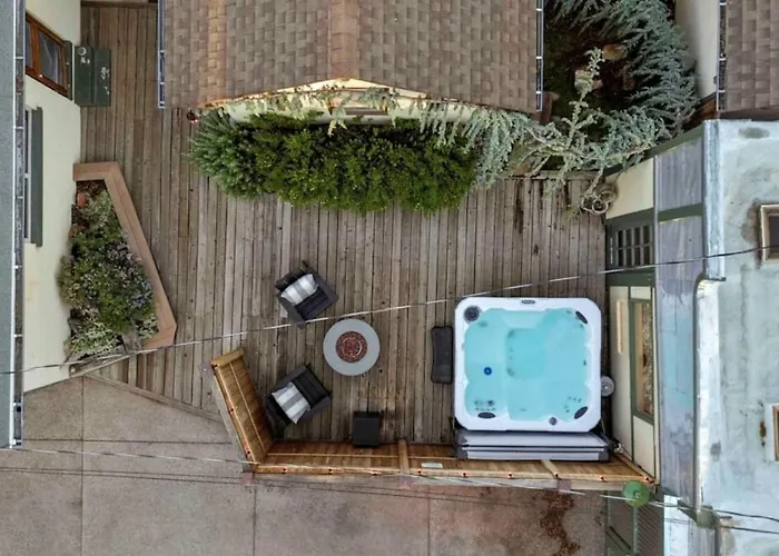 Stylish And Cozy Downtown 2 Bedroom Unit With Hot Tub Casa vacanze *