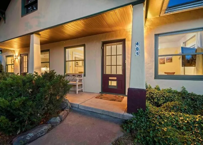 Casa vacanze Stylish And Cozy Downtown 2 Bedroom Unit With Hot Tub