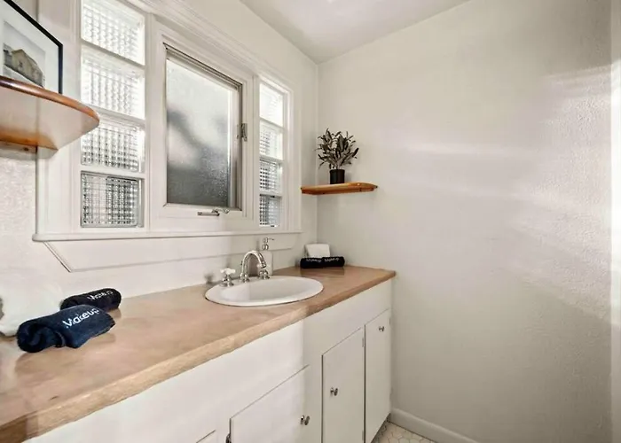 Stylish And Cozy Downtown 2 Bedroom Unit With Hot Tub * Flagstaff