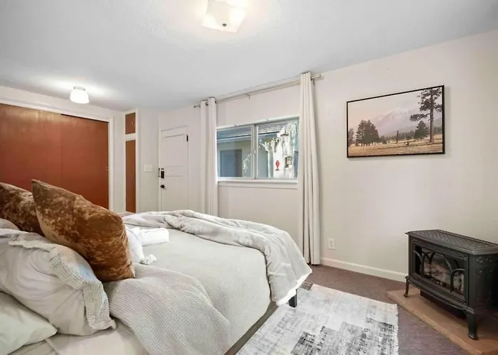 Stylish And Cozy Downtown 2 Bedroom Unit With Hot Tub * Flagstaff