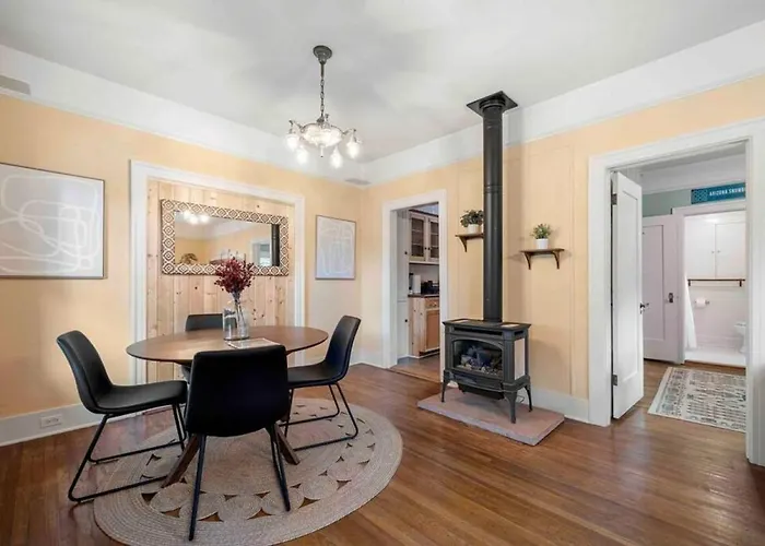 Stylish And Cozy Downtown 2 Bedroom Unit With Hot Tub * Flagstaff