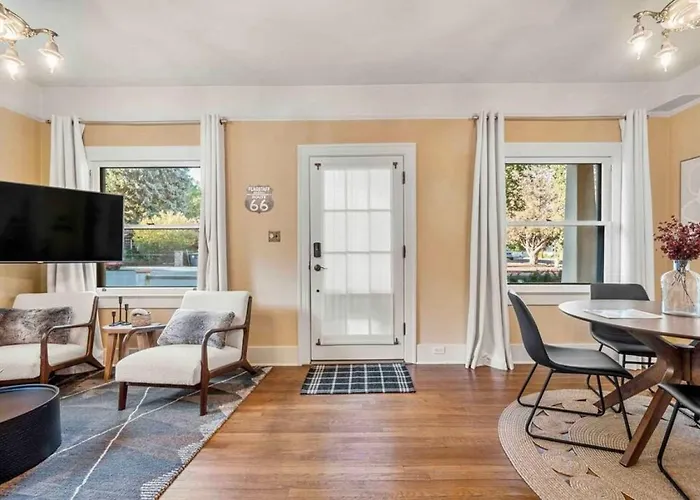 Stylish And Cozy Downtown 2 Bedroom Unit With Hot Tub Flagstaff